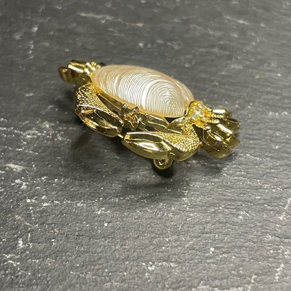 Vintage Gold Crab Brooch Nautical Beach Pin Rhinestone - Picture 2 of 8
